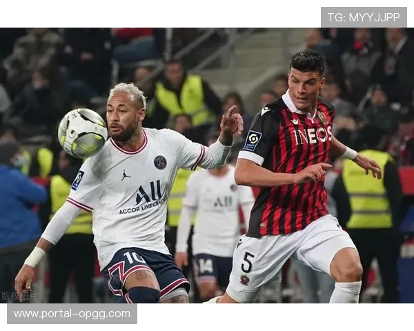 巴黎持续高压，控球率超六成围攻里尔禁区