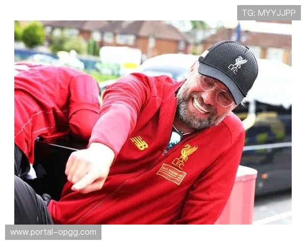 欧冠主题球迷文化活动在欧洲多国同步举行，足球文化氛围浓厚